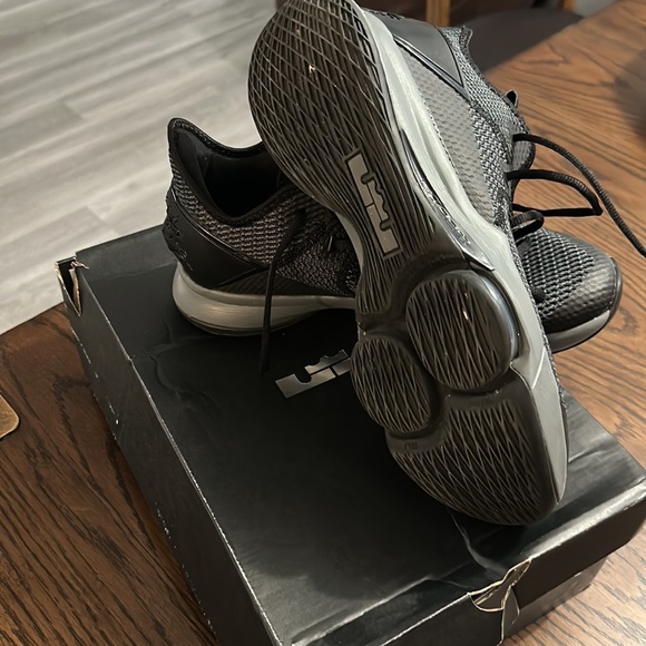 Nike Lebron witness IV ECU - Picture 3 of 4